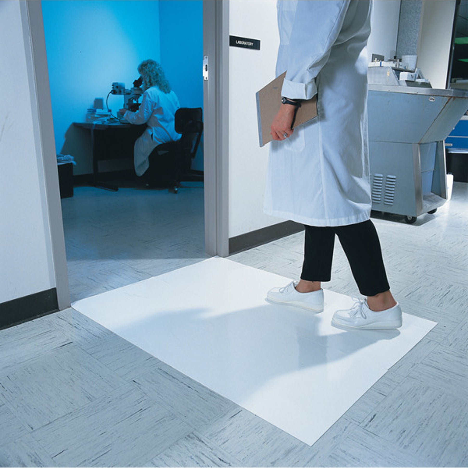 Step N Peel Sticky Walk Off Mats 24