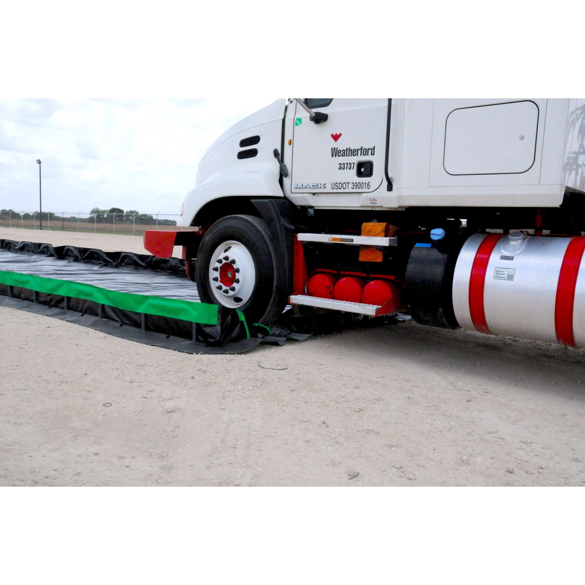 UltraTech Containment Berm - Ultimate Model - 4' x 6' x 1' - 8500 ...