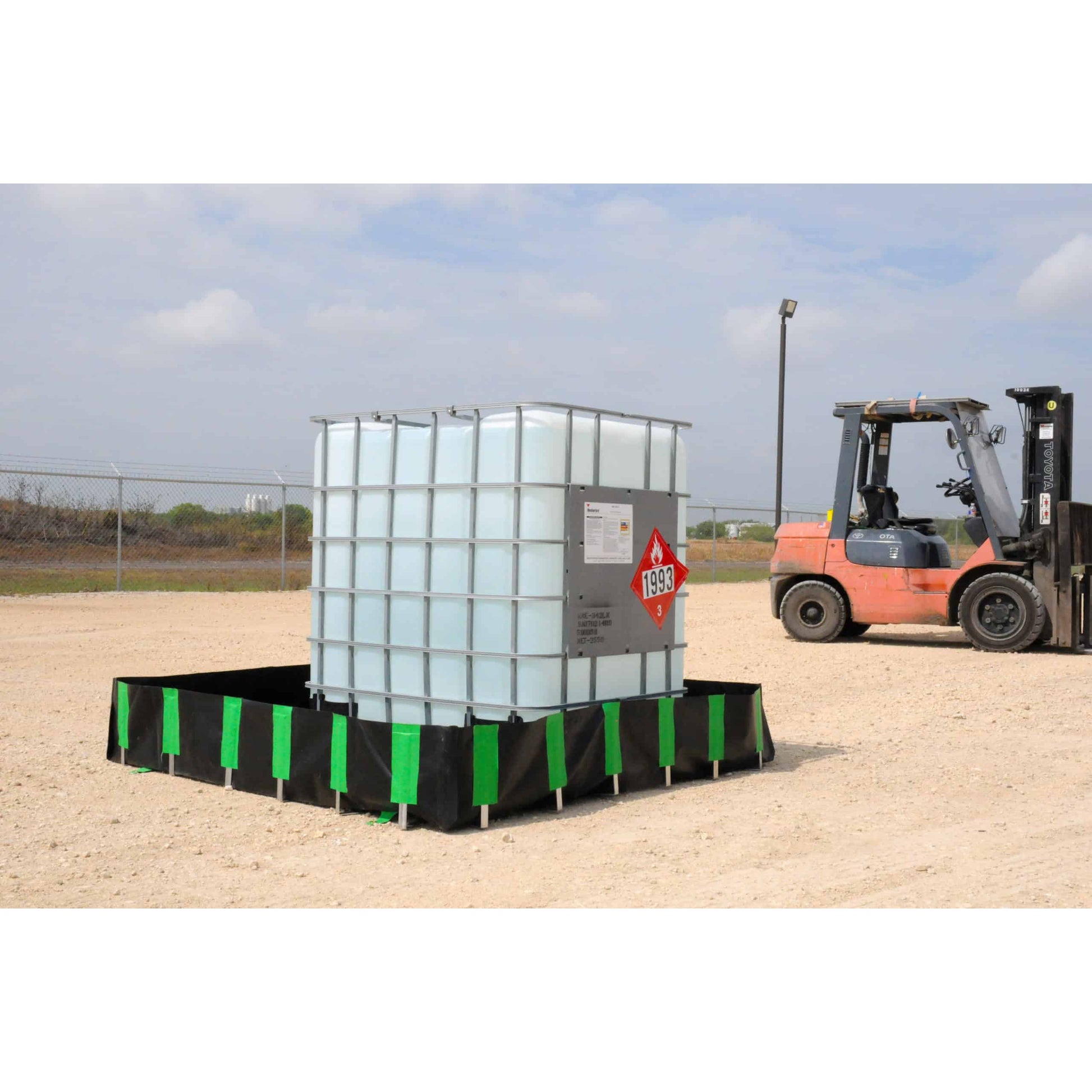 UltraTech International Containment Berm Economy Model: 12' x 50' x 1 ...